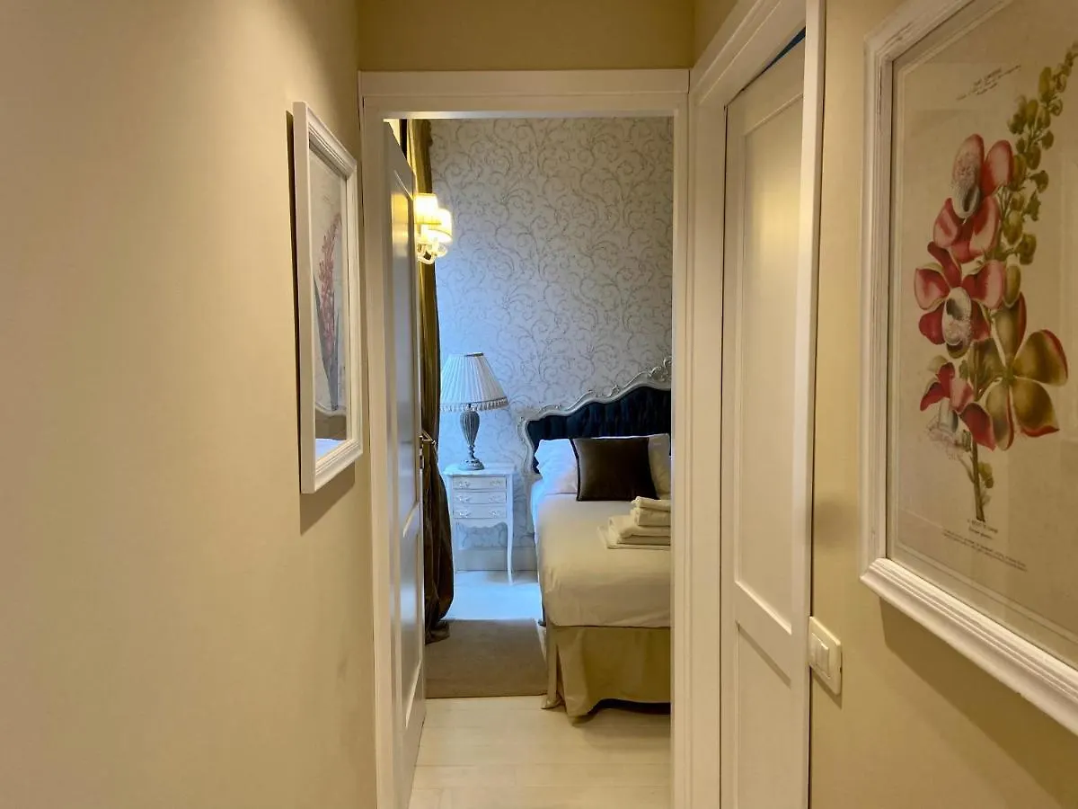 White Florence Suite 0*,