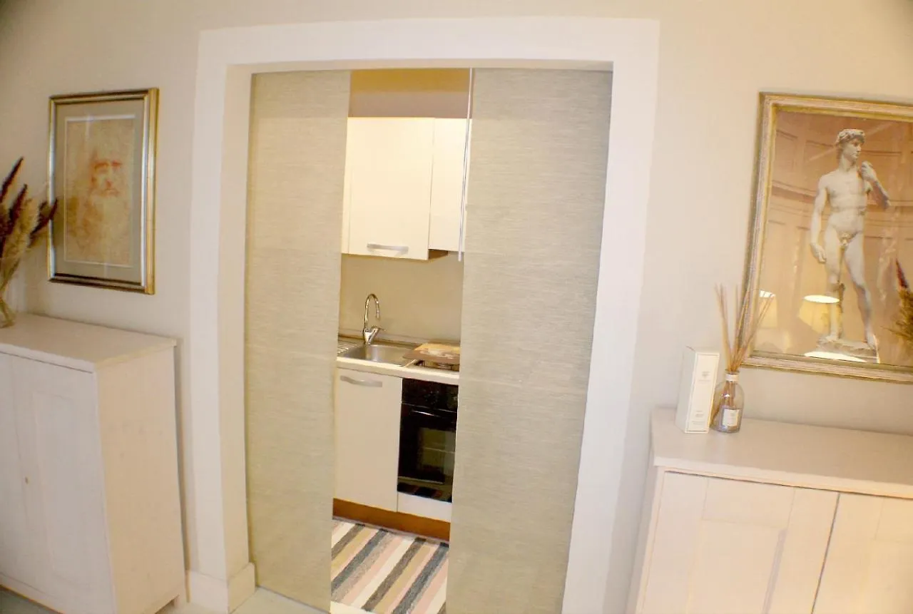 White Florence Suite Apartment