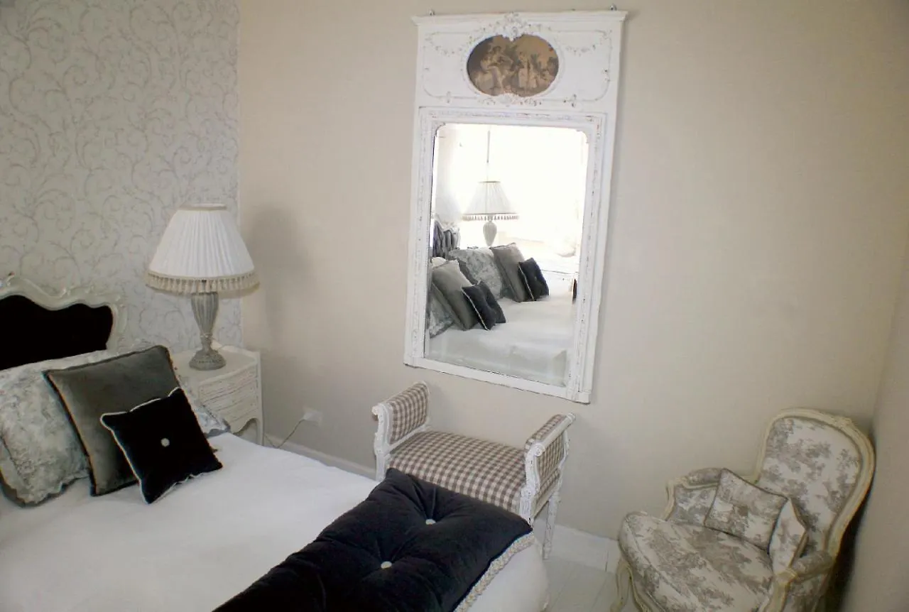 White Florence Suite Apartmán